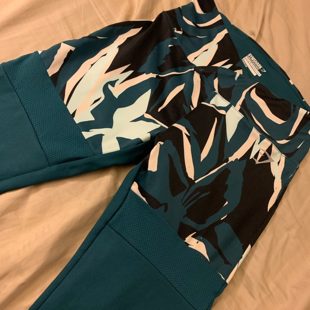 GYMSHARK X Nikki Blackketter v1 pattern leggings
